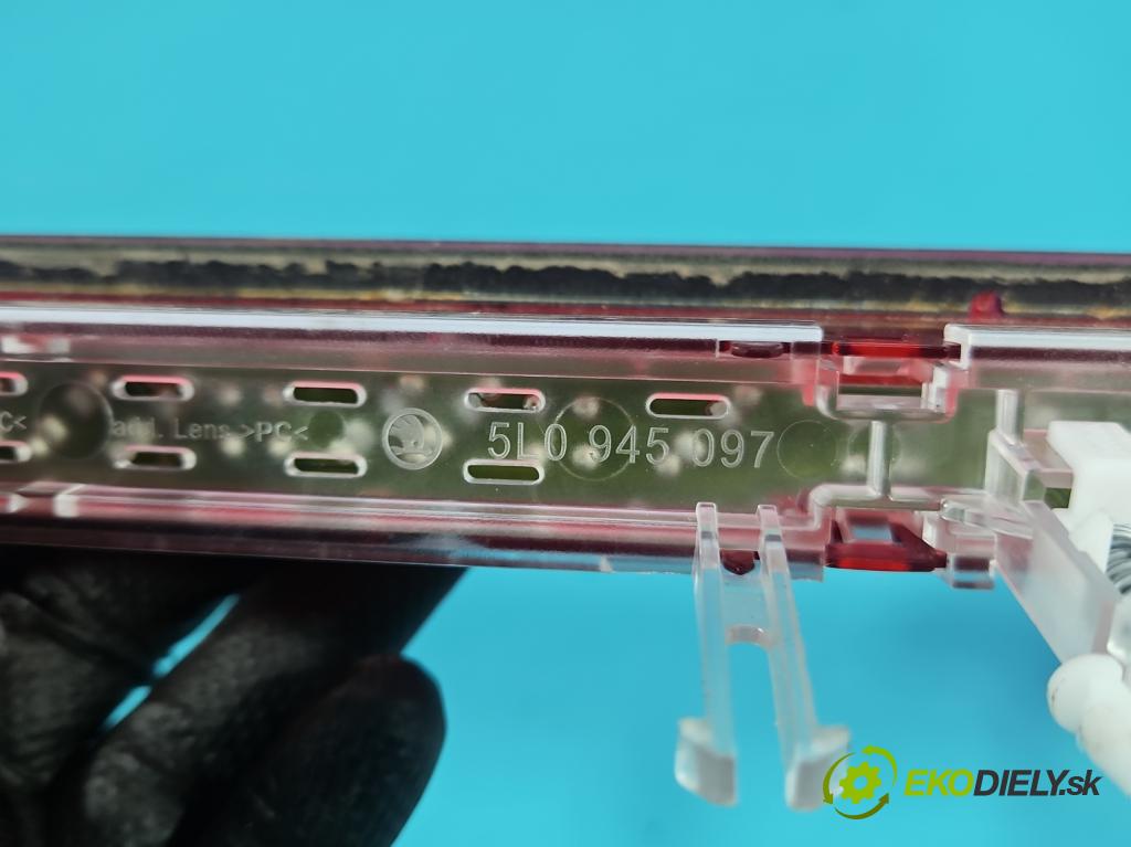 Skoda Yeti 2009-2017 2.0 tdi 110 HP manual 81 kW 1968 cm3 5- světlo: stop: 5L0945097