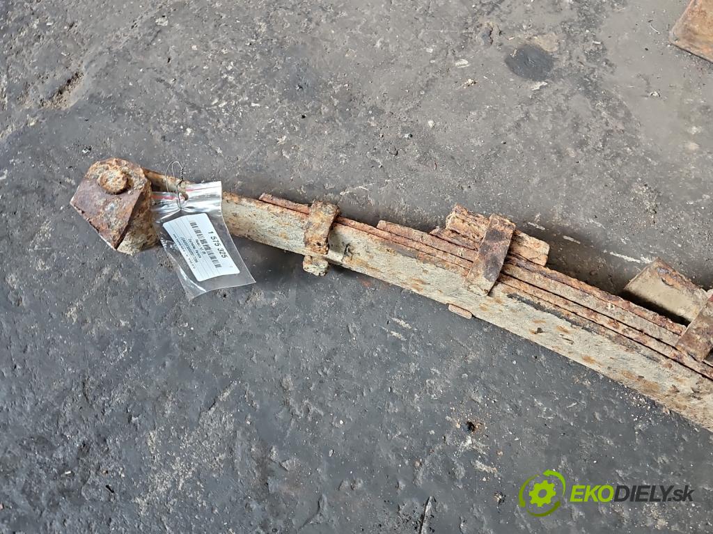 Daihatsu Feroza 1.6 16V 95 HP manual 70 kW 1589 cm3 3- listové pero zadné