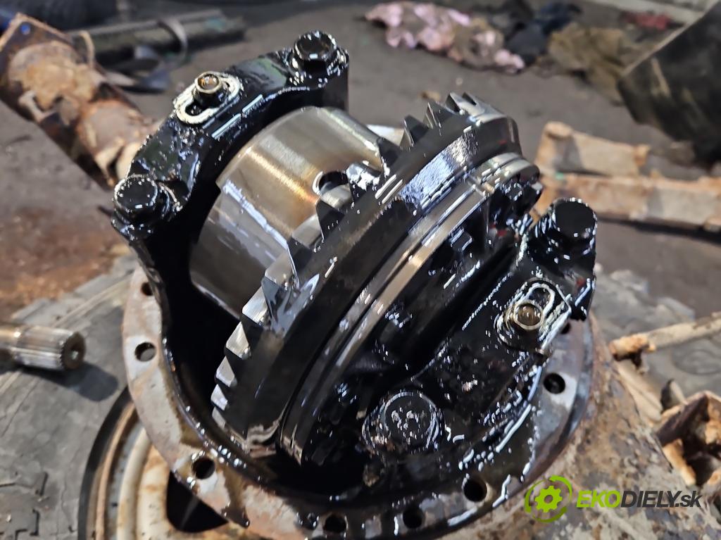 Daihatsu Feroza 1.6 16V 95 HP manual 70 kW 1589 cm3 3- Most: zadní: