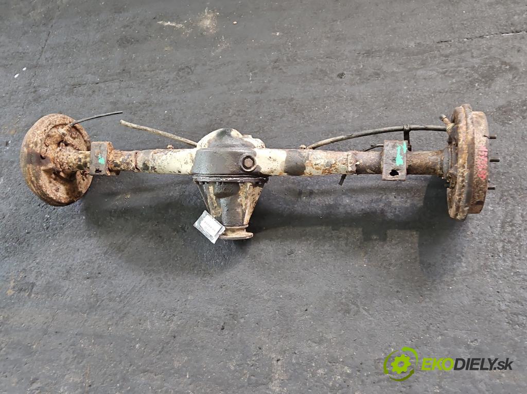 Daihatsu Feroza 1.6 16V 95 HP manual 70 kW 1589 cm3 3- Most: zadní: