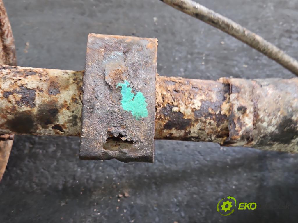 Daihatsu Feroza 1.6 16V 95 HP manual 70 kW 1589 cm3 3- Most: zadní: