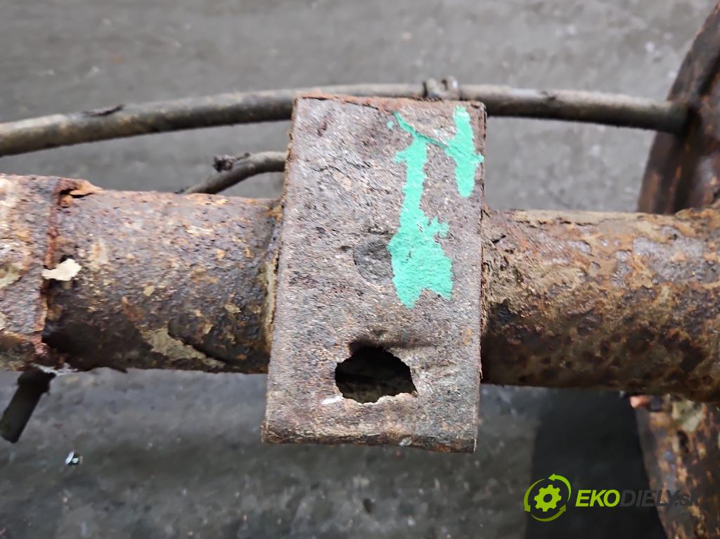 Daihatsu Feroza 1.6 16V 95 HP manual 70 kW 1589 cm3 3- Most: zadní: