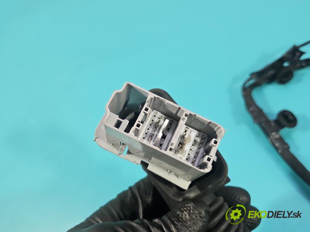 MG MG3  24- 1.5 16V 116 HP manual 85 kW 1495 cm3 5- Zväzok: dvere predné vľavo: