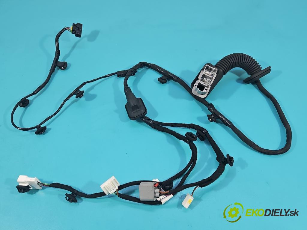 MG MG3  24- 1.5 16V 116 hp manual 85 kW 1495 cm3 5- Balíček: dveře přední vlevo 