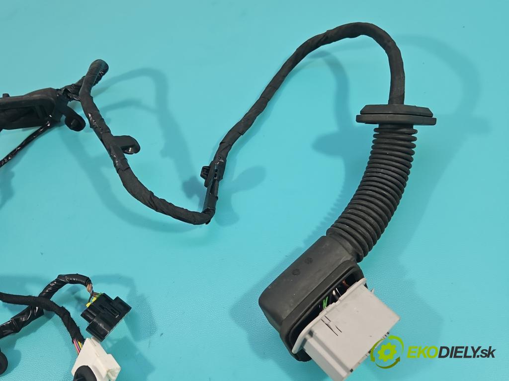 MG MG3  24- 1.5 16V 116 HP manual 85 kW 1495 cm3 5- Zväzok: dvere predné pravých