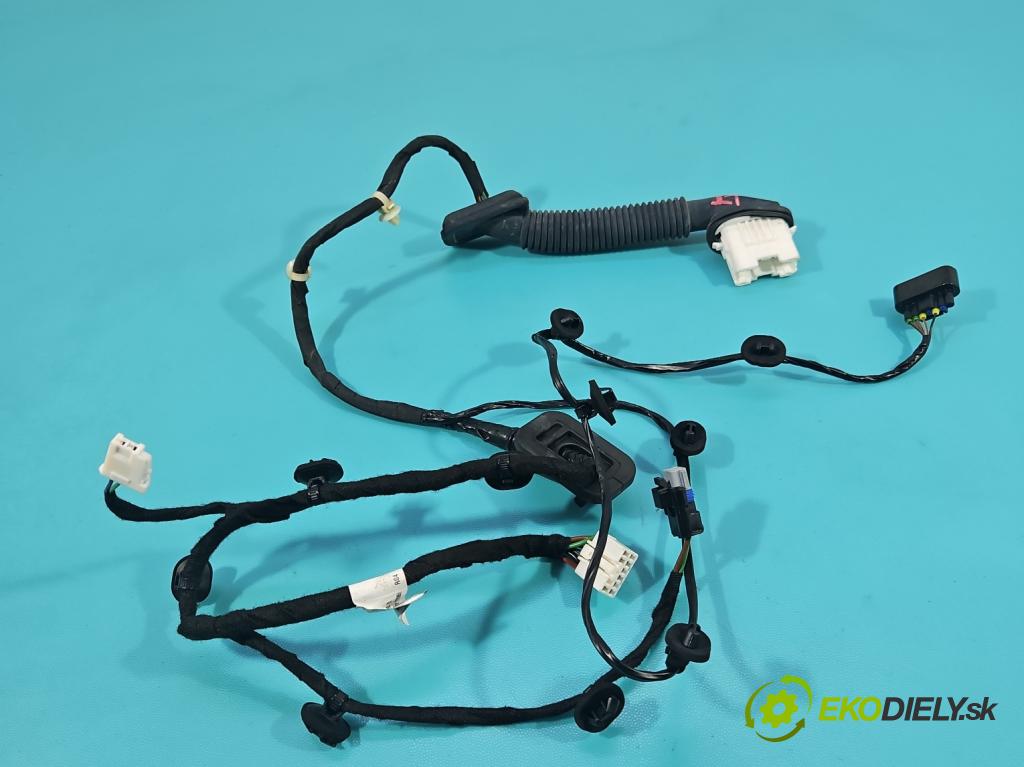 MG MG3  24- 1.5 16V 116 HP manual 85 kW 1495 cm3 5- Zväzok: dvere zadné vľavo: