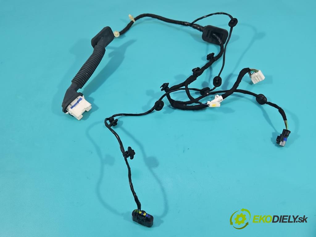 MG MG3  24- 1.5 16V 116 HP manual 85 kW 1495 cm3 5- Zväzok: dvere zadné vľavo: 