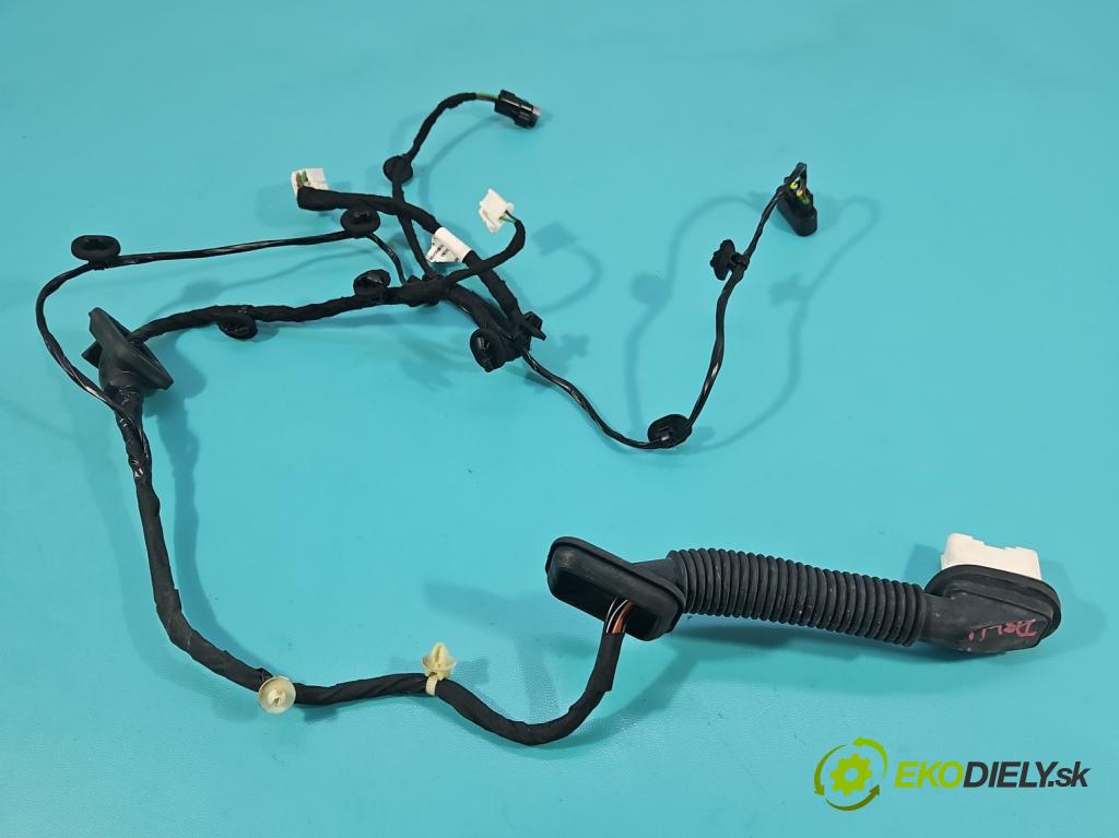 MG MG3  24- 1.5 16V 116 HP manual 85 kW 1495 cm3 5- Zväzok: dvere zadné vľavo: