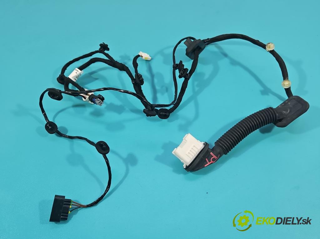 MG MG3  24- 1.5 16V 116 HP manual 85 kW 1495 cm3 5- Zväzok: dvere zadné pravých 