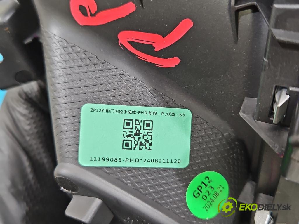 MG MG3  24- 1.5 16V 116 HP manual 85 kW 1495 cm3 5- rukoväť uvnitř: predné pravé 11199085