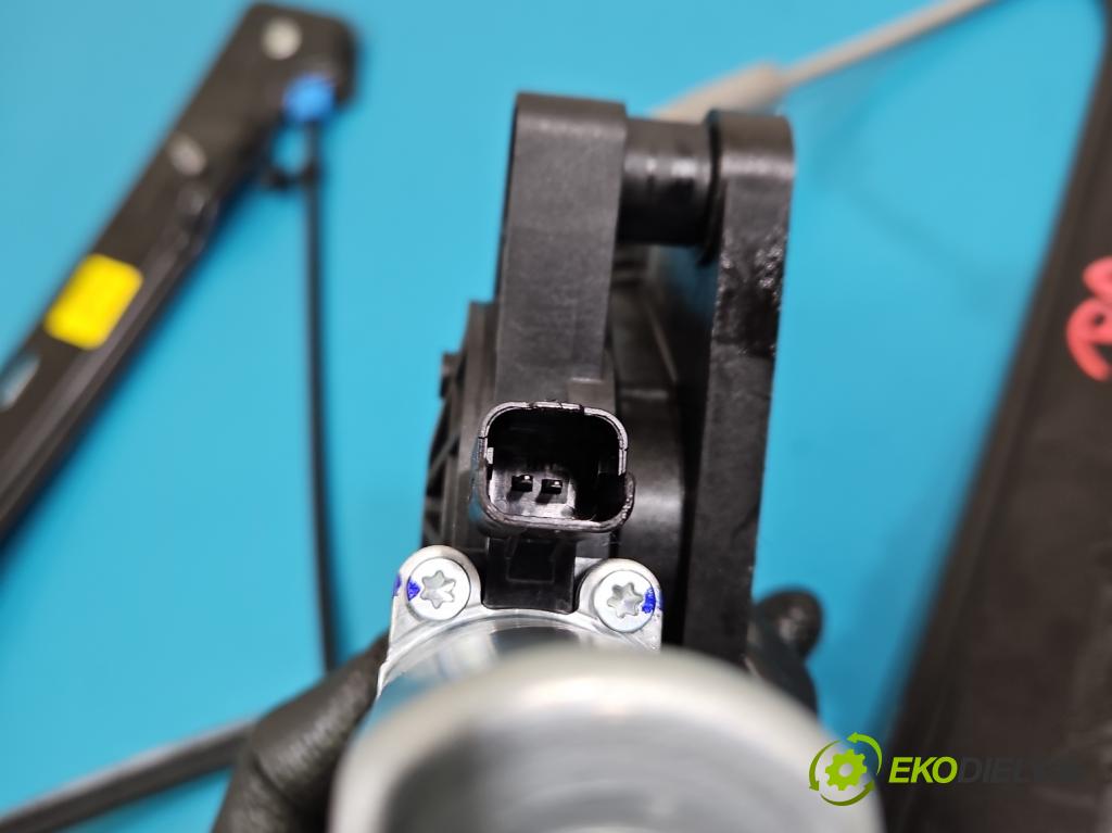 MG MG3  24- 1.5 16V 116 HP manual 85 kW 1495 cm3 5- mechanizmus okna predné pravý 11873874