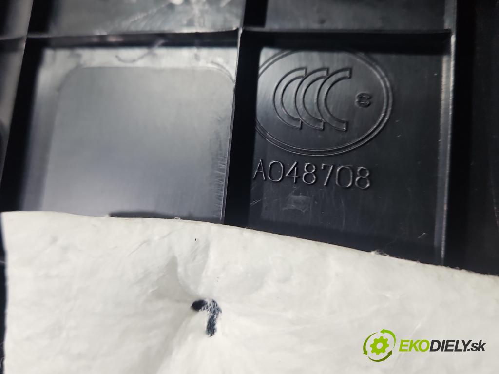 Lexus NX I 2014-2021 2.5 16V 155 HP automatic 114 kW 2494 cm3 5- Čalounictví: kufrové dvere A048708