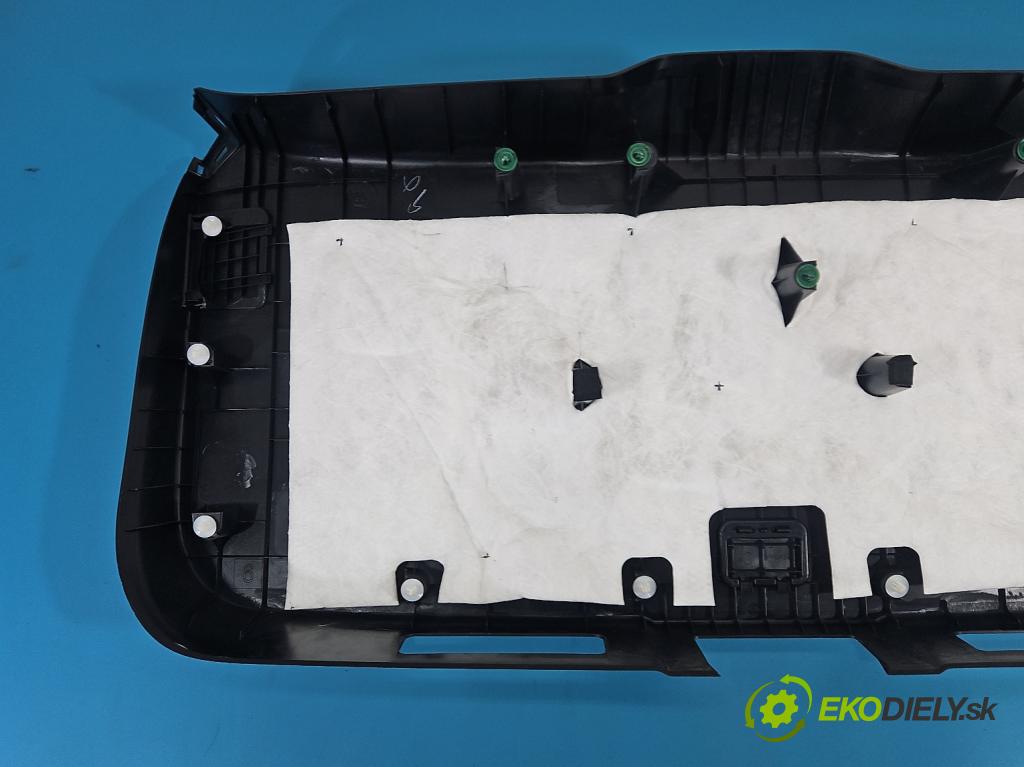 Lexus NX I 2014-2021 2.5 16V 155 HP automatic 114 kW 2494 cm3 5- Čalounictví: kufrové dvere A048708