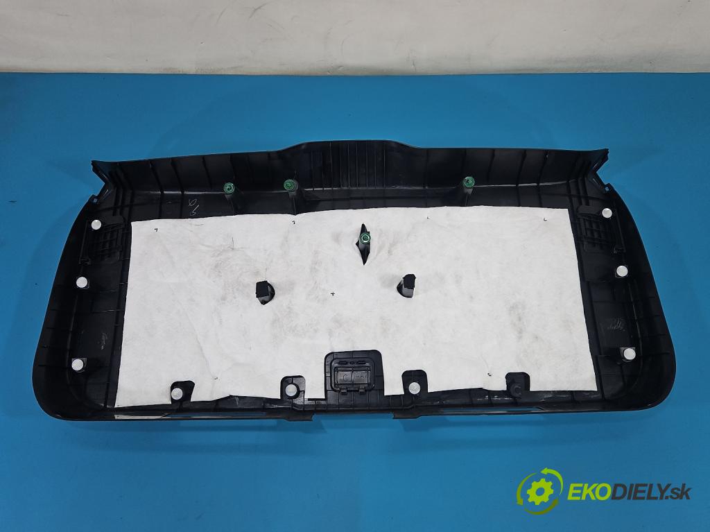 Lexus NX I 2014-2021 2.5 16V 155 HP automatic 114 kW 2494 cm3 5- Čalounictví: kufrové dvere A048708