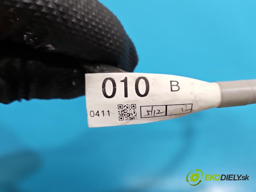 Lexus NX I 2014-2021 2.5 16V 155 HP automatic 114 kW 2494 cm3 5- kontakt mínus: 82284-78010
