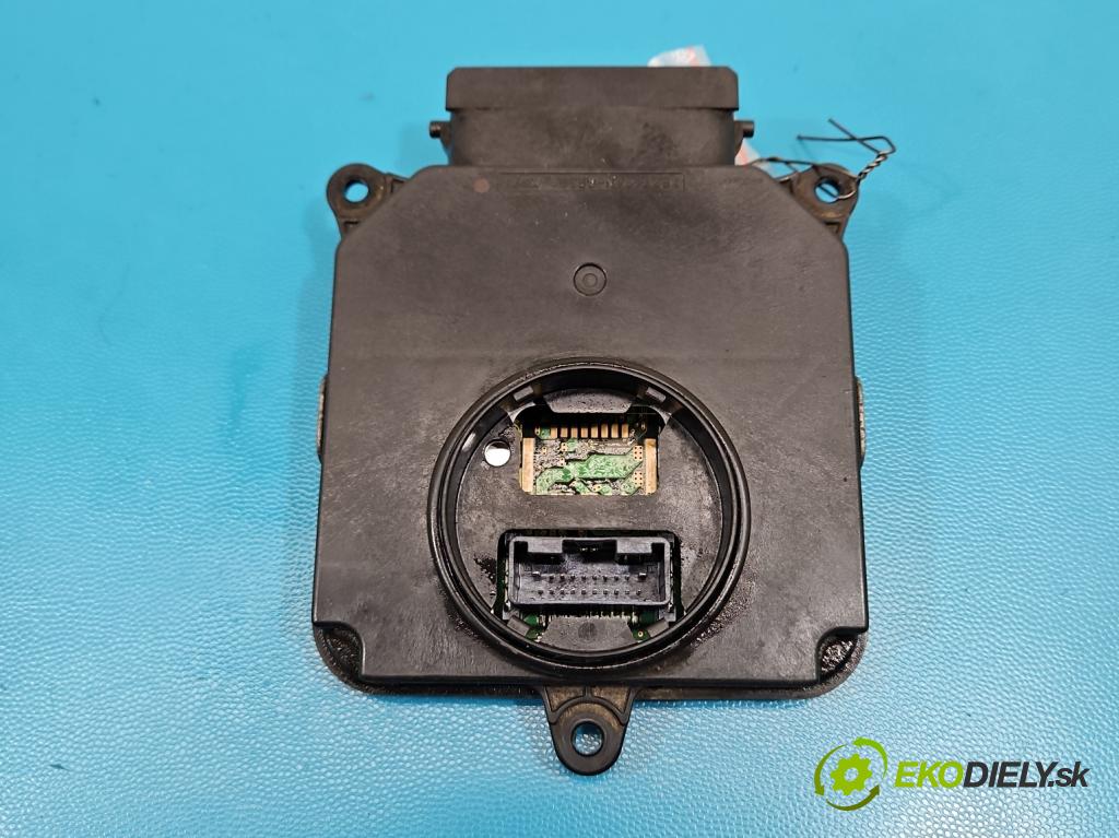 Lexus NX I 2014-2021 2.5 16V 155 hp automatic 114 kW 2494 cm3 5- modul lampy: 31900-70449