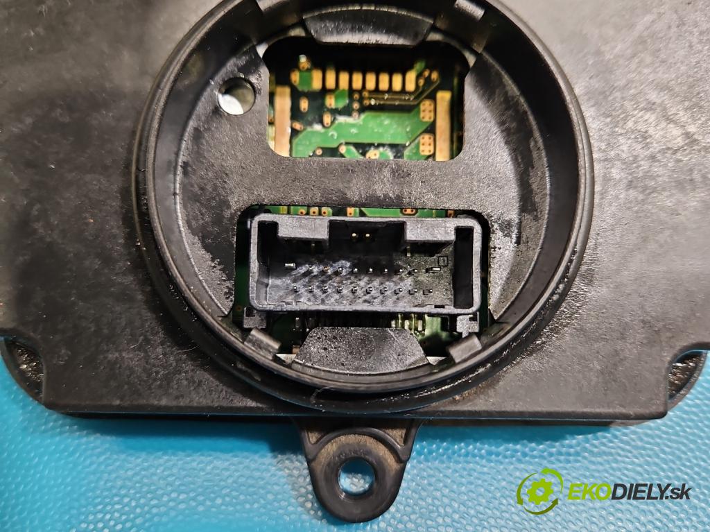 Lexus NX I 2014-2021 2.5 16V 155 hp automatic 114 kW 2494 cm3 5- modul lampy: 31900-70449