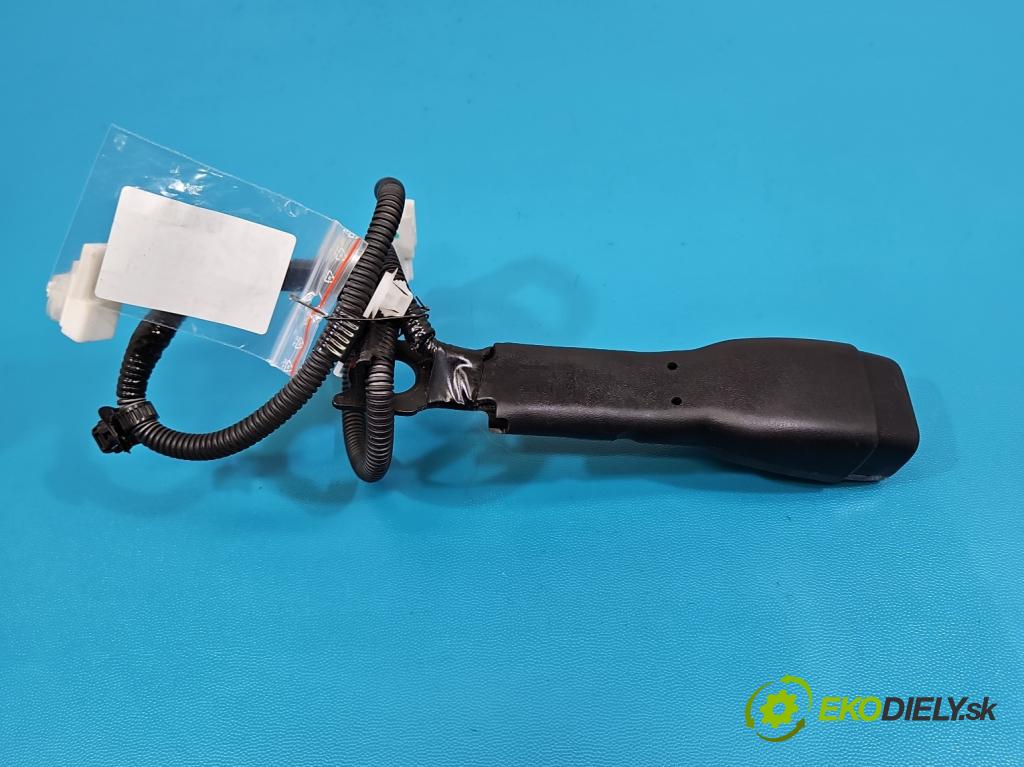 Lexus NX I 2014-2021 2.5 16V 155 HP automatic 114 kW 2494 cm3 5- pas bezpečnosť: predné pravý