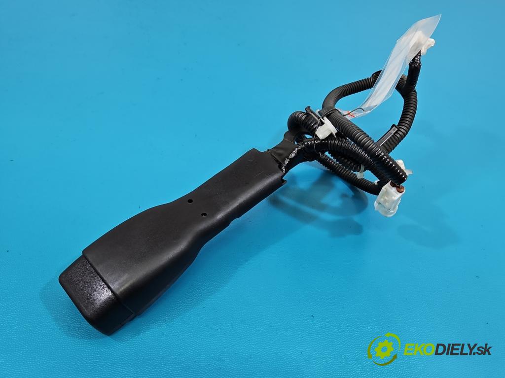 Lexus NX I 2014-2021 2.5 16V 155 hp automatic 114 kW 2494 cm3 5- stěna bezpečnost přední pravý 