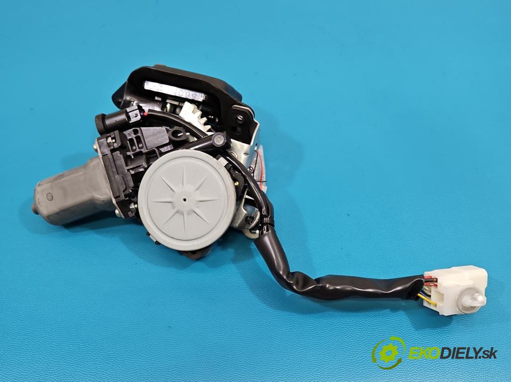 Lexus NX I 2014-2021 2.5 16V 155 HP automatic 114 kW 2494 cm3 5- zámok kufrové dvere zadné 412310-10130