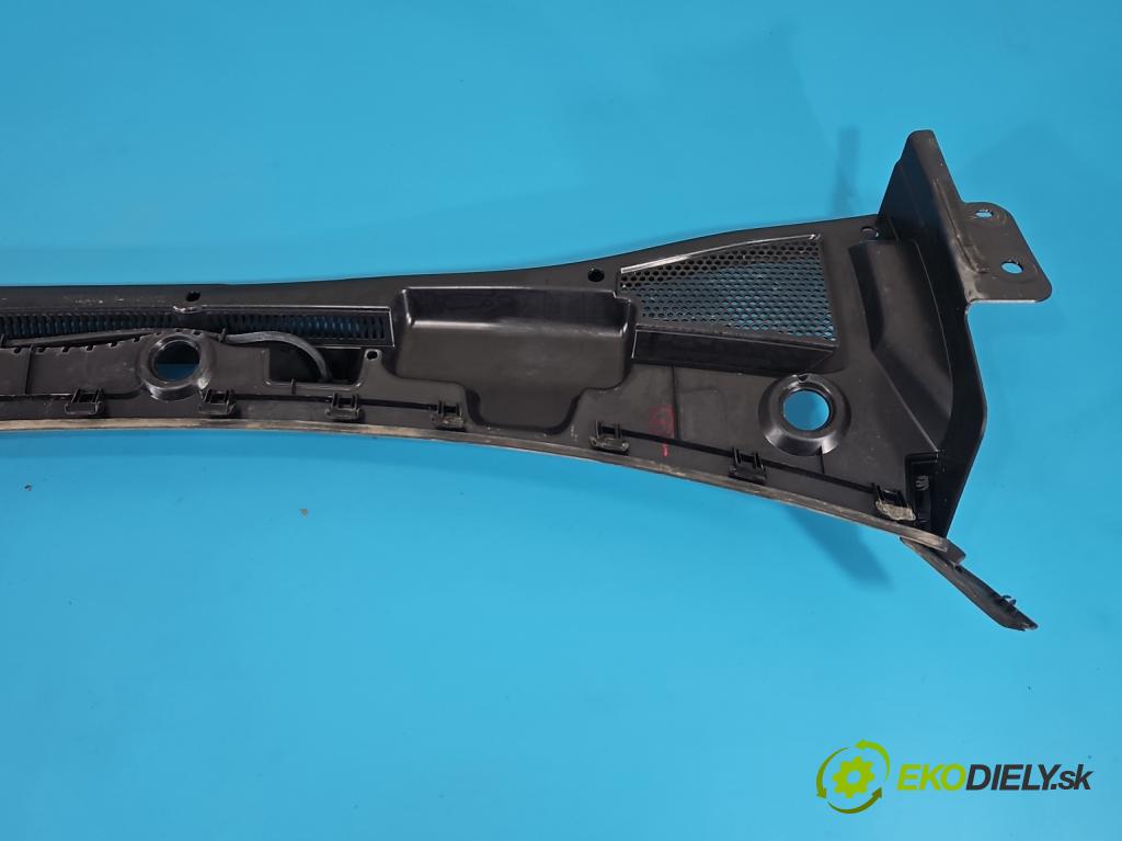 MG MG3  24- 1.5 16V 116 HP manual 85 kW 1495 cm3 5- torpédo 11891785 (Torpédo (plast pod čelným sklom))