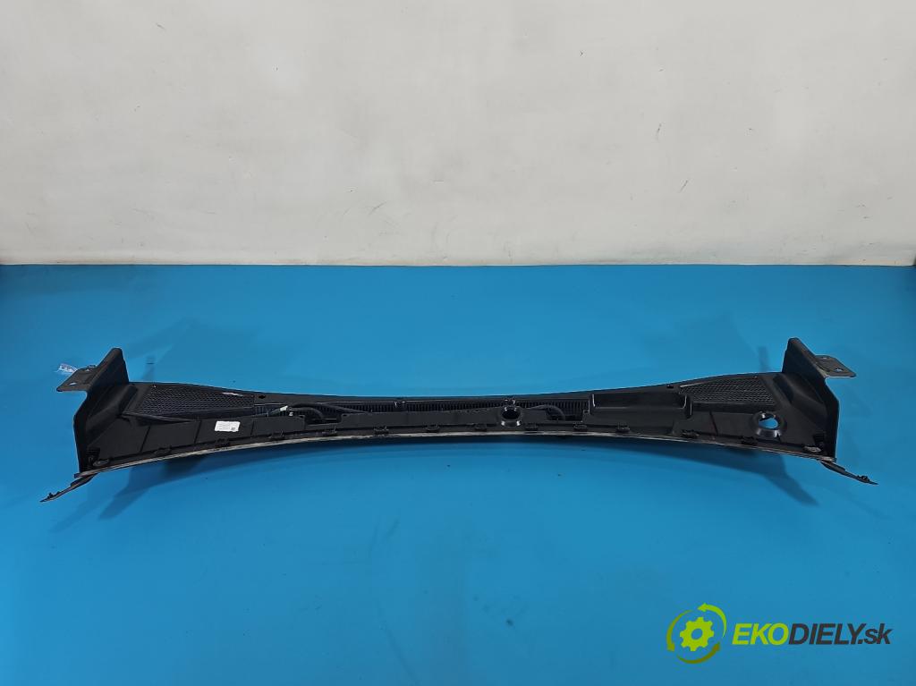 MG MG3  24- 1.5 16V 116 HP manual 85 kW 1495 cm3 5- torpédo 11891785 (Torpédo (plast pod čelným sklom))