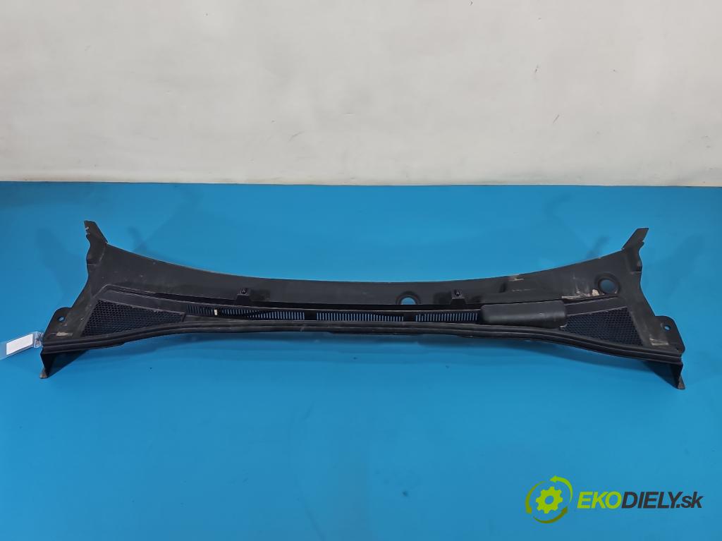 MG MG3  24- 1.5 16V 116 hp manual 85 kW 1495 cm3 5- torpédo 11891785 (Plast pod čelním sklem)