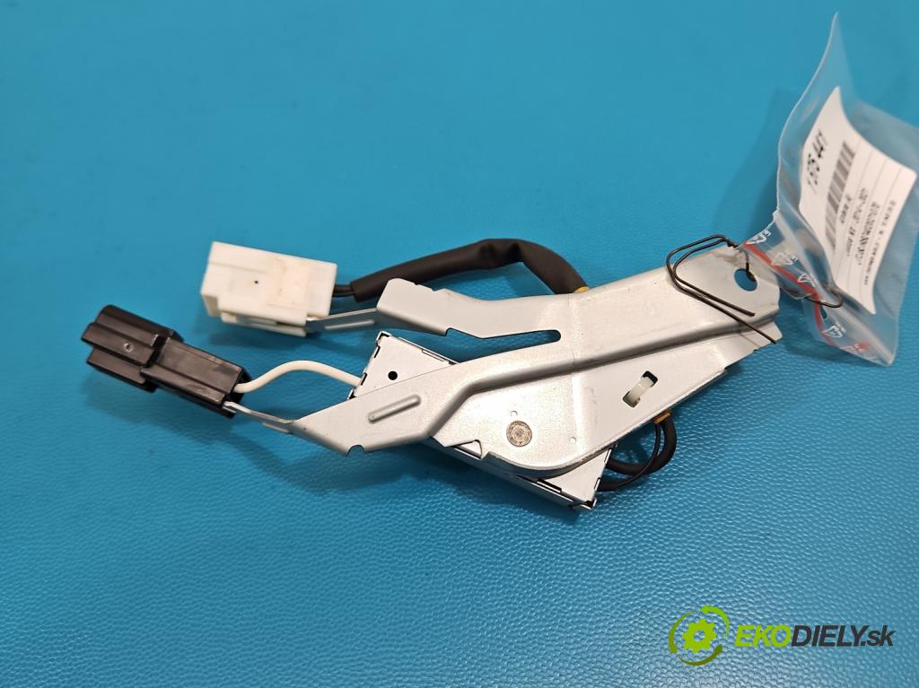 Lexus NX I 2014-2021 2.5 16V 155 HP automatic 114 kW 2494 cm3 5- Antena 86300-78020