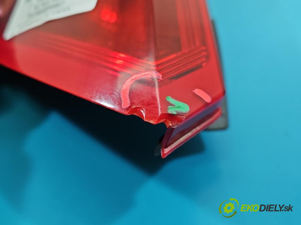 Fiat Punto Grande 1.4 8V 77 hp manual 57 kW 1368 cm3 5- světlo zadní levé 51701589 (Klika dveří ostatní)