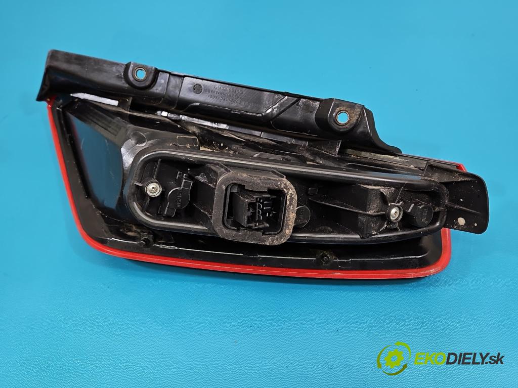 Fiat Punto Grande 1.4 8V 77 hp manual 57 kW 1368 cm3 5- světlo zadní levé 51701589 (Klika dveří ostatní)