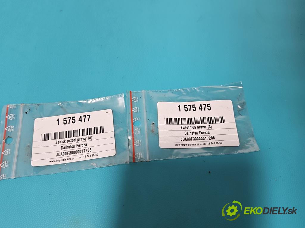 Daihatsu Feroza 1.6 16V 95 HP manual 70 kW 1589 cm3 3- náboj pravé  (Náboj kolesa)