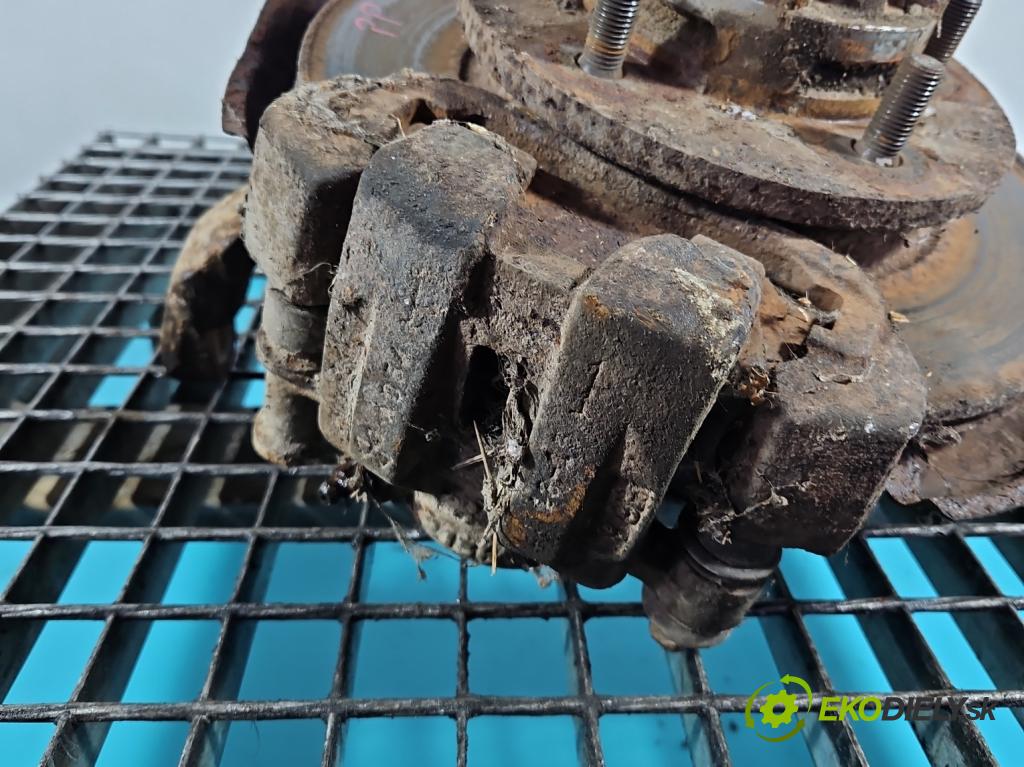 Daihatsu Feroza 1.6 16V 95 HP manual 70 kW 1589 cm3 3- brzdič predné pravý  (Kľučka dverí ostatné)