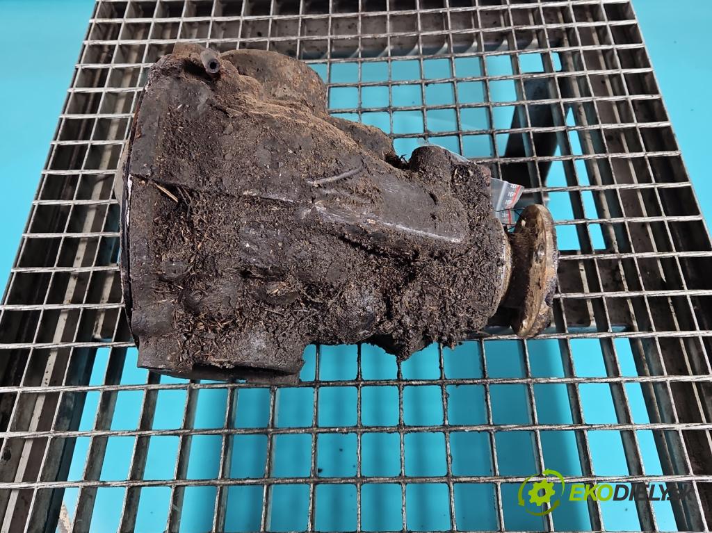 Daihatsu Feroza 1.6 16V 95 HP manual 70 kW 1589 cm3 3- Most: predný