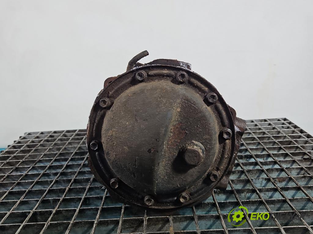 Daihatsu Feroza 1.6 16V 95 HP manual 70 kW 1589 cm3 3- Most: predný