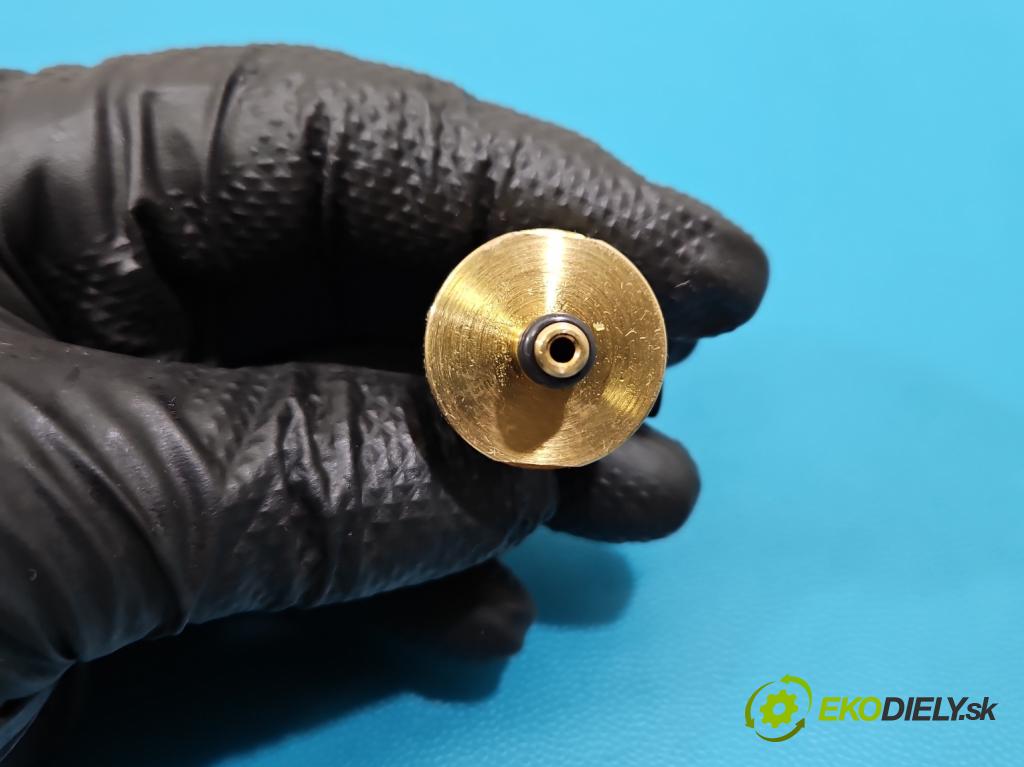 Mercedes GL II X166 2012-2015 4.7 V8 278928 340KM: automatic 250 kW 4663 cm3 5- snímač tlak: palivo A0009051100 (Snímač)