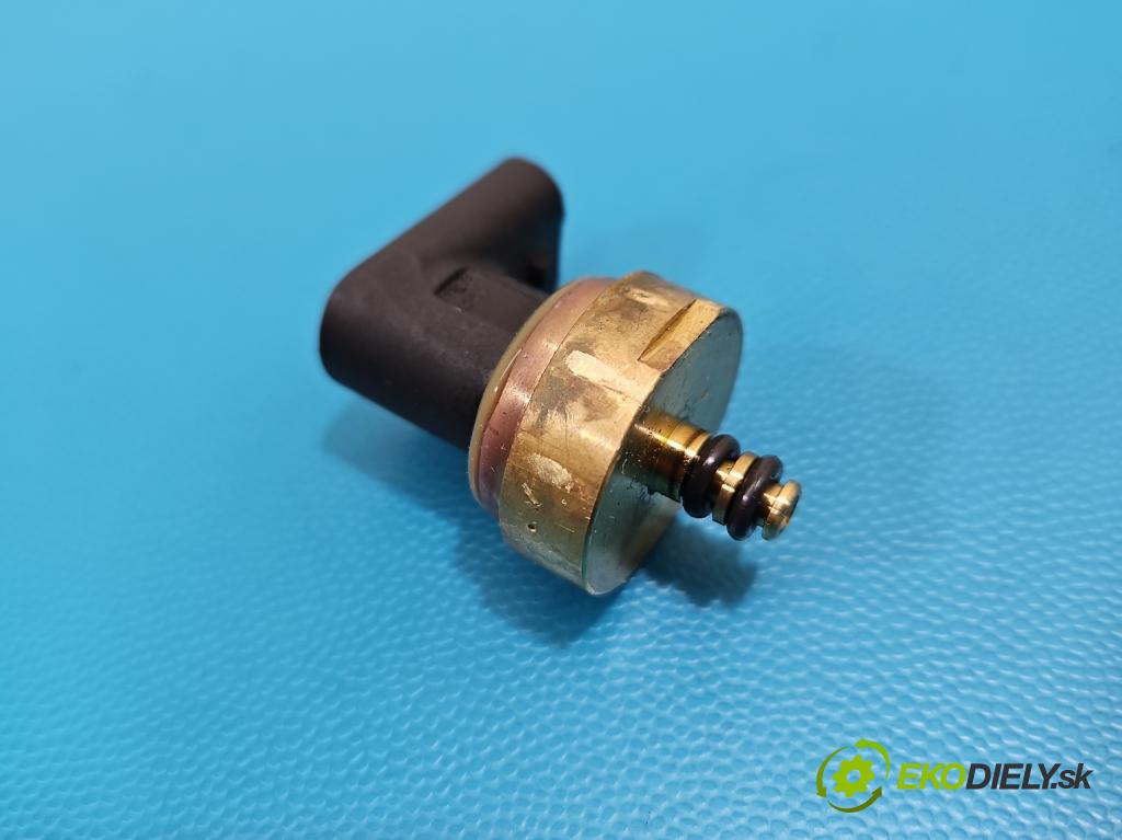 Mercedes GL II X166 2012-2015 4.7 V8 278928 340KM: automatic 250 kW 4663 cm3 5- snímač tlak: palivo A0009051100 (Snímač)