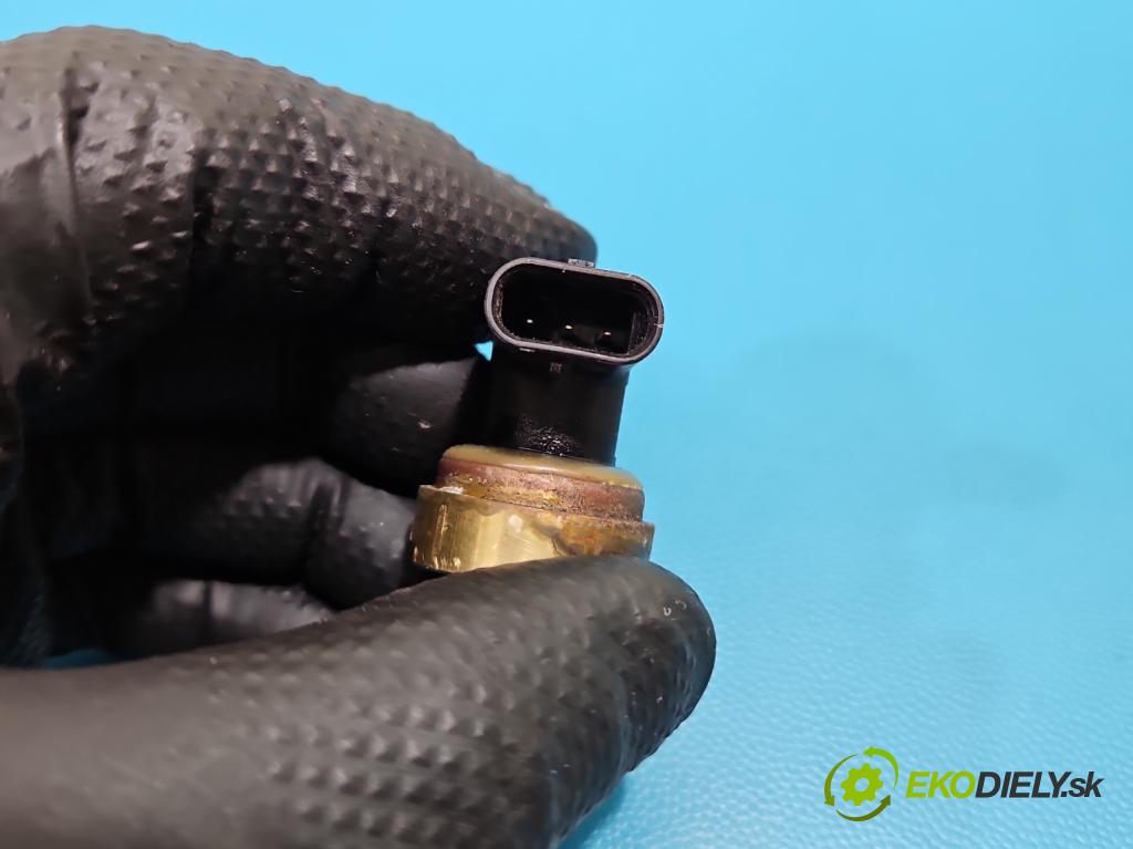 Mercedes GL II X166 2012-2015 4.7 V8 278928 340KM: automatic 250 kW 4663 cm3 5- snímač tlak: palivo A0009051100 (Snímač)