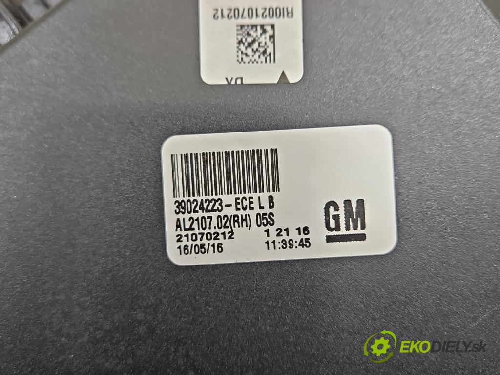 Opel Insignia A 2008-2017 2.0 cdti B20DTH: 170 HP automatic 125 kW 1956 cm3 5- svetlo / reflektor zadné pravé 39024223 (Kľučka dverí ostatné)