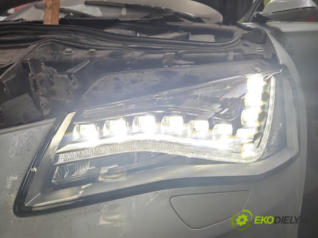 Audi A8 D4 2009-2017 2.0 TFSI 211KM automatic 155 kW 1984 cm3 4- Reflektor: ľavý 4H0941003 (Kľučka dverí ostatné)