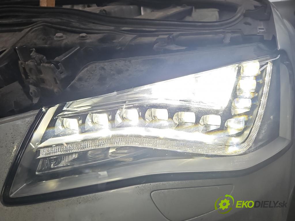 Audi A8 D4 2009-2017 2.0 TFSI 211KM automatic 155 kW 1984 cm3 4- Reflektor: ľavý 4H0941003 (Kľučka dverí ostatné)