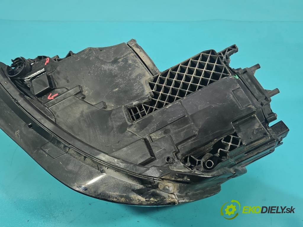 Audi A8 D4 2009-2017 2.0 TFSI 211KM automatic 155 kW 1984 cm3 4- Reflektor: pravý 4H0941004 (Svetlo predné pravé)