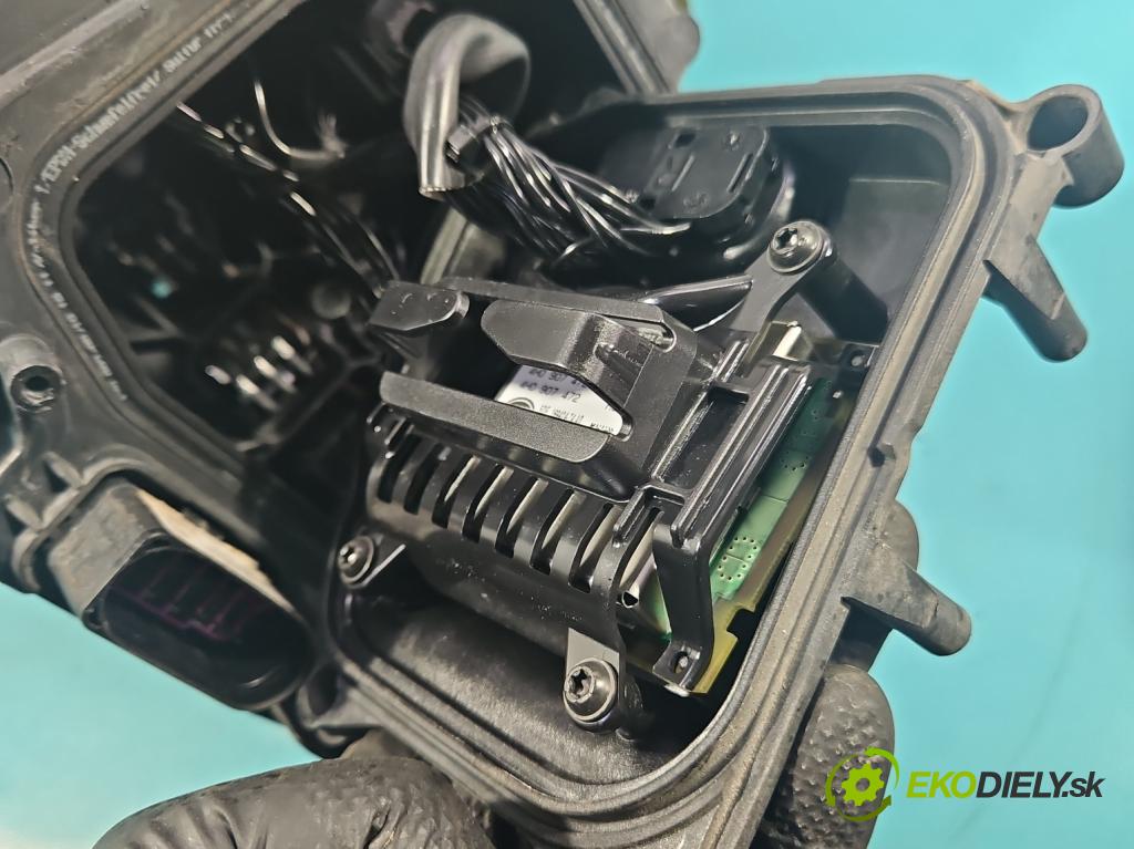 Audi A8 D4 2009-2017 2.0 TFSI 211KM automatic 155 kW 1984 cm3 4- Reflektor: pravý 4H0941004 (Svetlo predné pravé)