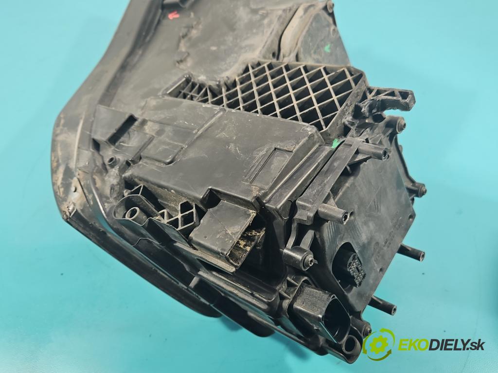 Audi A8 D4 2009-2017 2.0 TFSI 211KM automatic 155 kW 1984 cm3 4- Reflektor: pravý 4H0941004 (Svetlo predné pravé)