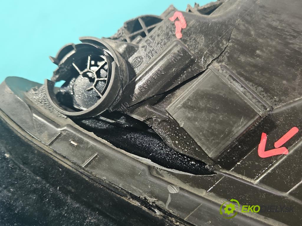 Audi A8 D4 2009-2017 2.0 TFSI 211KM automatic 155 kW 1984 cm3 4- Reflektor: pravý 4H0941004 (Svetlo predné pravé)