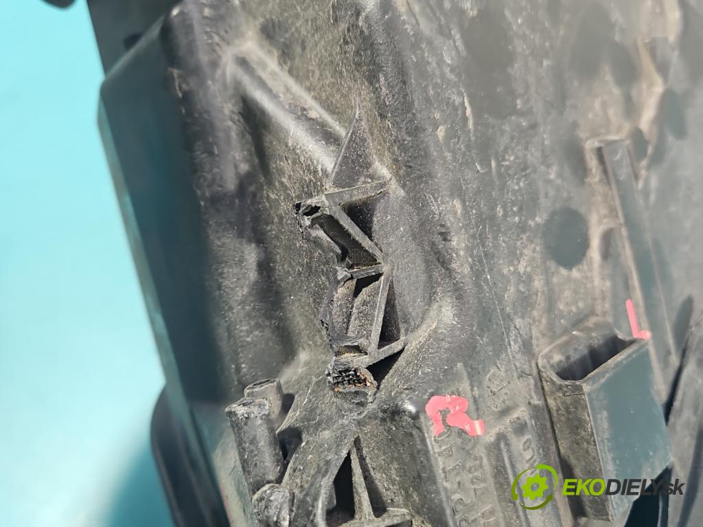 Audi A8 D4 2009-2017 2.0 TFSI 211KM automatic 155 kW 1984 cm3 4- Reflektor: pravý 4H0941004 (Svetlo predné pravé)