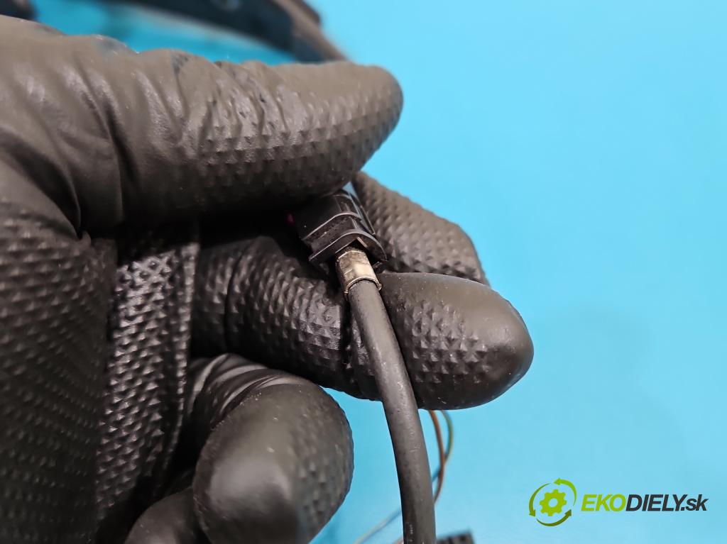 Audi A8 D4 2009-2017 2.0 TFSI 211KM automatic 155 kW 1984 cm3 4- zrkadlo ľavé  (Kľučka dverí ostatné)