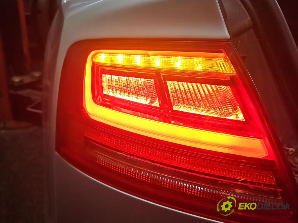 Audi A8 D4 2009-2017 2.0 TFSI 211KM automatic 155 kW 1984 cm3 4- svetlo / reflektor zadné ľavé 4H0945095 (Kľučka dverí ostatné)