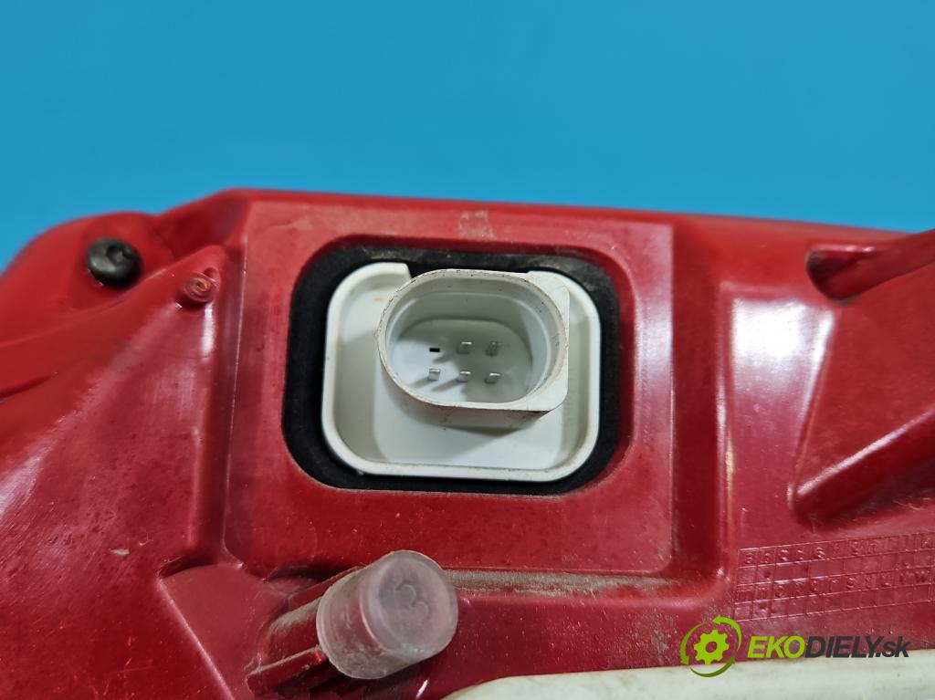 Audi A8 D4 2009-2017 2.0 TFSI 211KM automatic 155 kW 1984 cm3 4- svetlo / reflektor zadné ľavé 4H0945095 (Kľučka dverí ostatné)