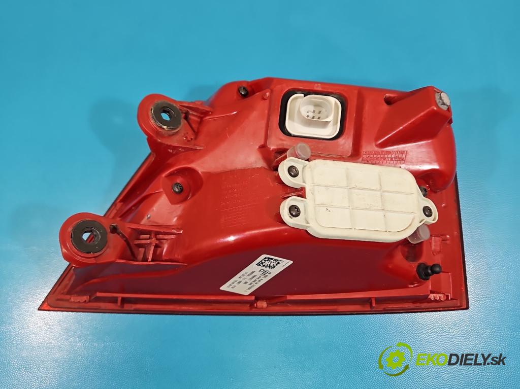 Audi A8 D4 2009-2017 2.0 TFSI 211KM automatic 155 kW 1984 cm3 4- svetlo / reflektor zadné ľavé 4H0945095 (Kľučka dverí ostatné)