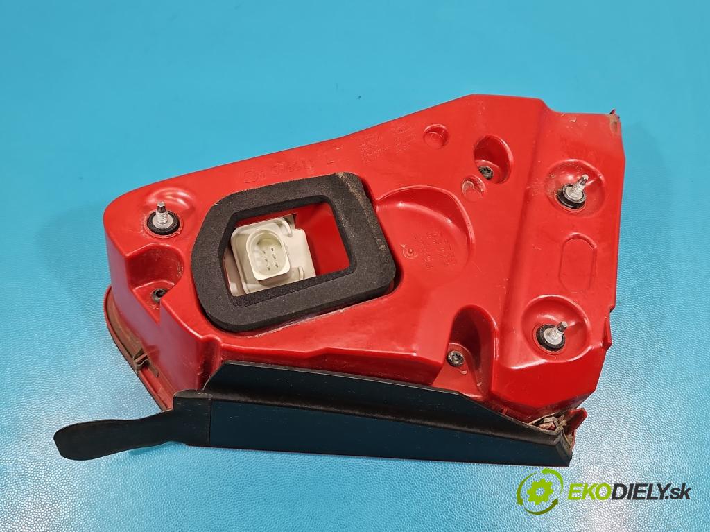 Audi A8 D4 2009-2017 2.0 TFSI 211KM automatic 155 kW 1984 cm3 4- svetlo / reflektor zadné ľavé 4H0945093 (Kľučka dverí ostatné)